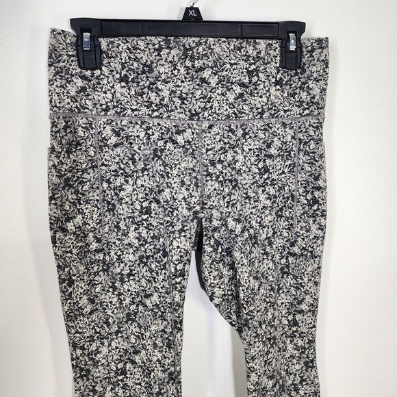 Athleta Women Legging Medium Salutation Stash Pocket ll Textured 7/8 Tight Black - Picture 4 of 11